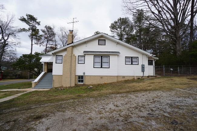 Building Photo - 941 McDonald Chapel Rd