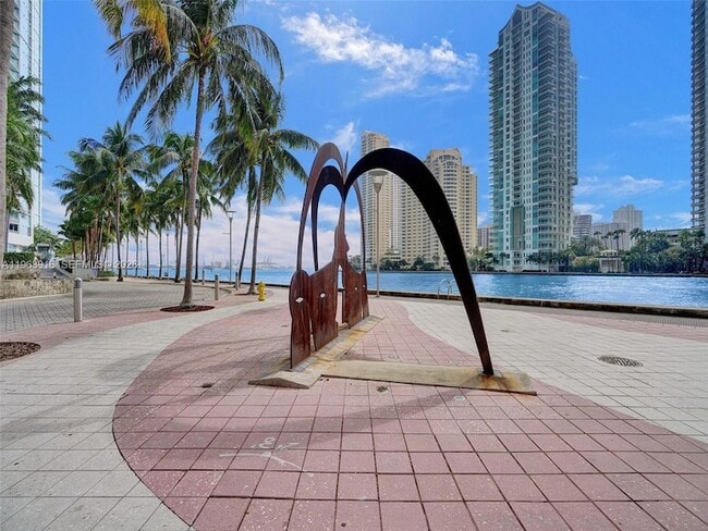 Building Photo - 300 S Biscayne Blvd