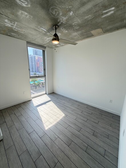 Building Photo - 237 NE 33rd St