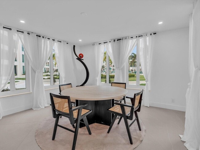 Building Photo - 120 SE 5th Ave