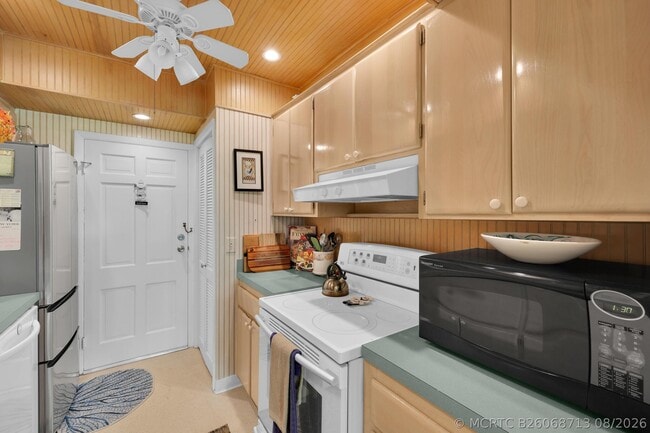 Building Photo - 475 Tequesta Dr