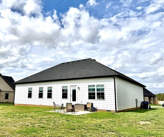 Building Photo - 1107 Andover Dr