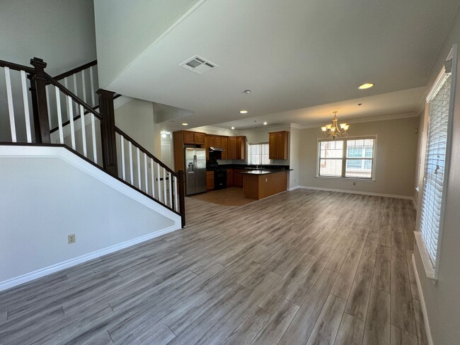 Building Photo - Available May 2025: 3 Bedroom, 3 Bathroom ...