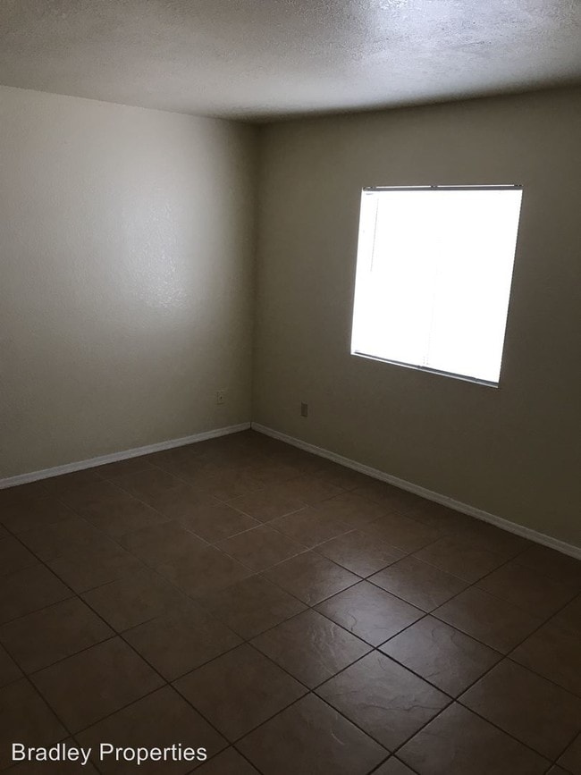 Building Photo - 4215 Calle Barona