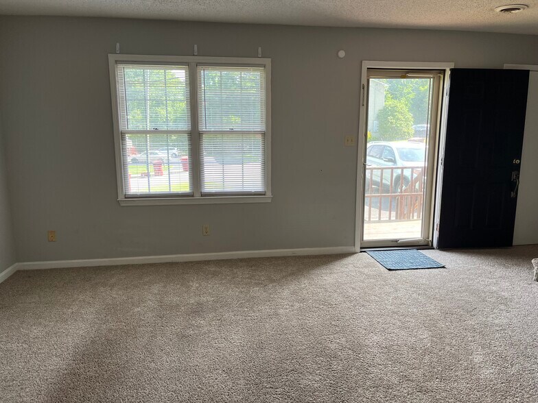 Building Photo - 2259 Forest Acres Dr