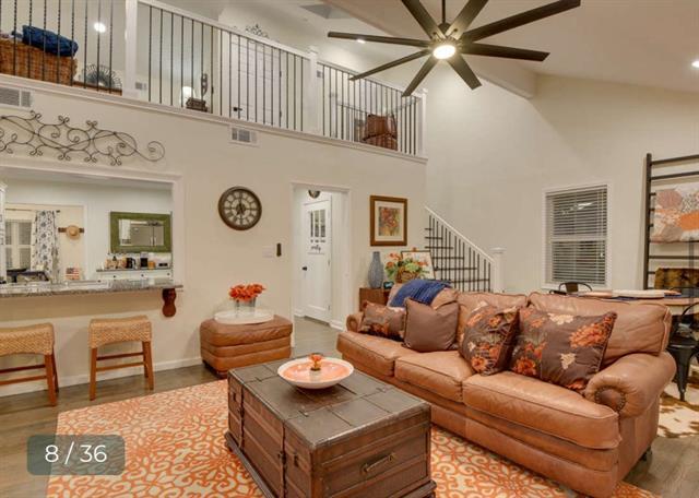 Building Photo - 520 W Bluff St