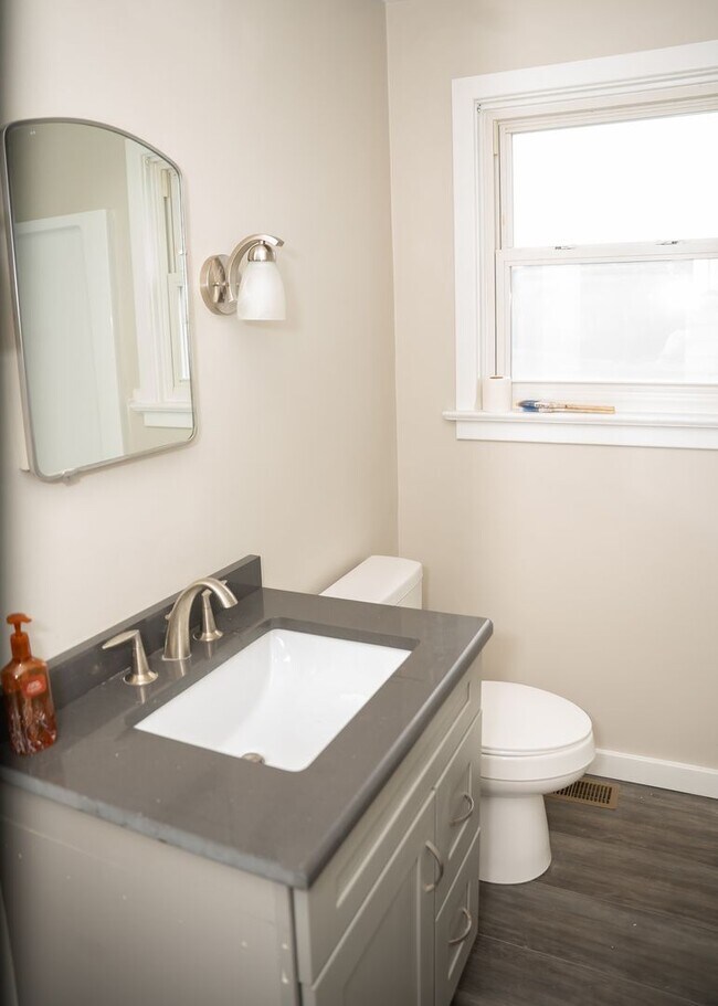 Building Photo - 3950 Locust Grove Rd