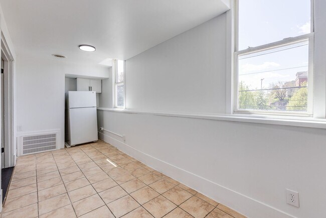 Building Photo - 705 Brownsville Rd