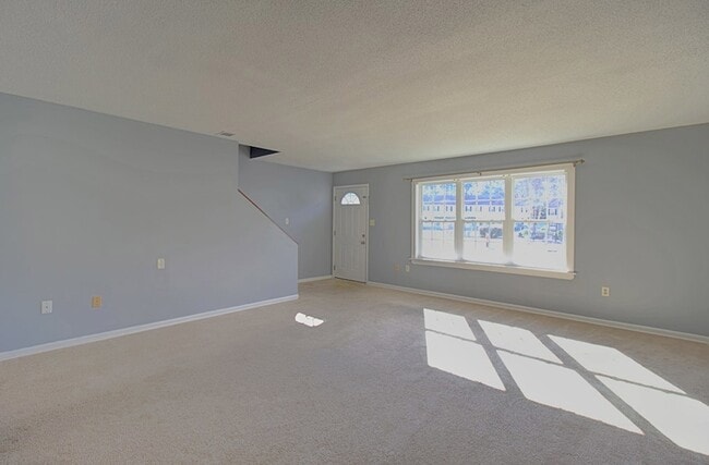 Building Photo - 1100-113A Pineland Ave