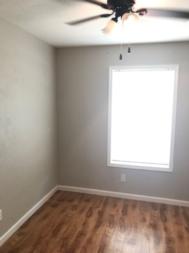 Building Photo - 2297 Beaumont St