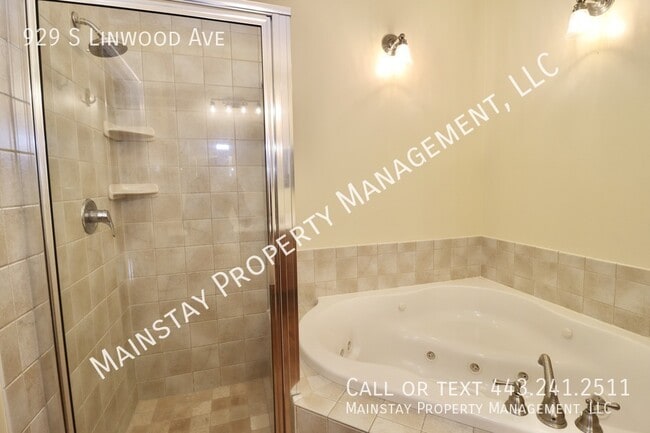 Building Photo - 929 S Linwood Ave