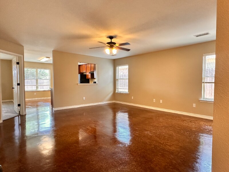 Building Photo - 5205 Graceland Dr