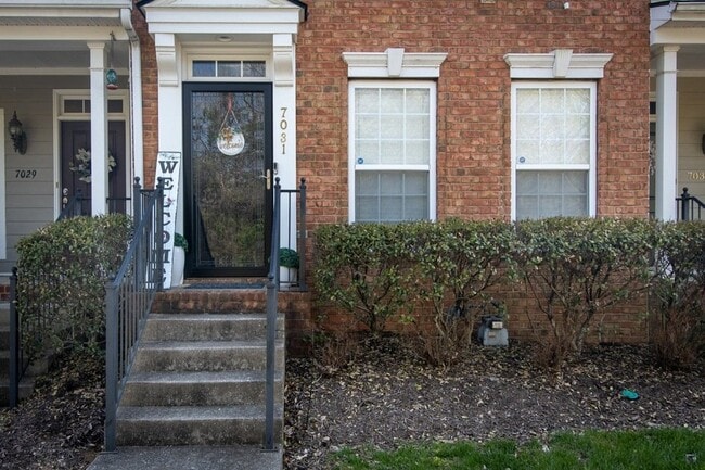 Building Photo - 7031 Sunnywood Dr