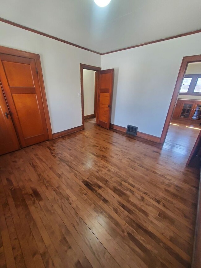 Building Photo - 3302-3304 N 37th St. (Duplex)