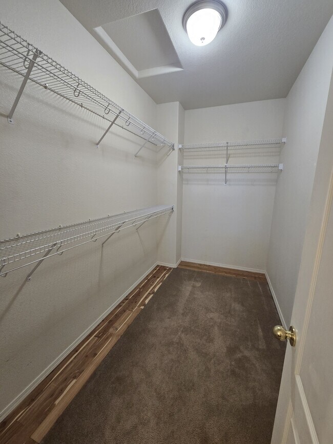 Building Photo - 7126 Sand Crest View