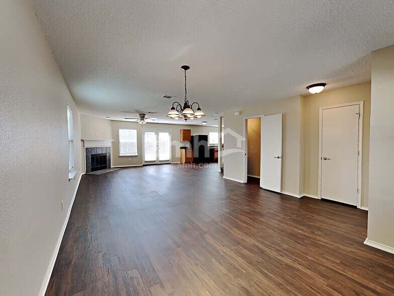 Building Photo - 1706 Santa Fe Trl
