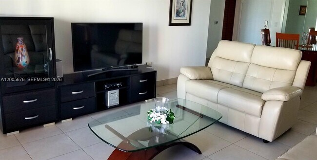 Building Photo - 19901 E Country Club Dr