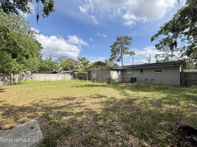 Building Photo - 361 Arora Blvd