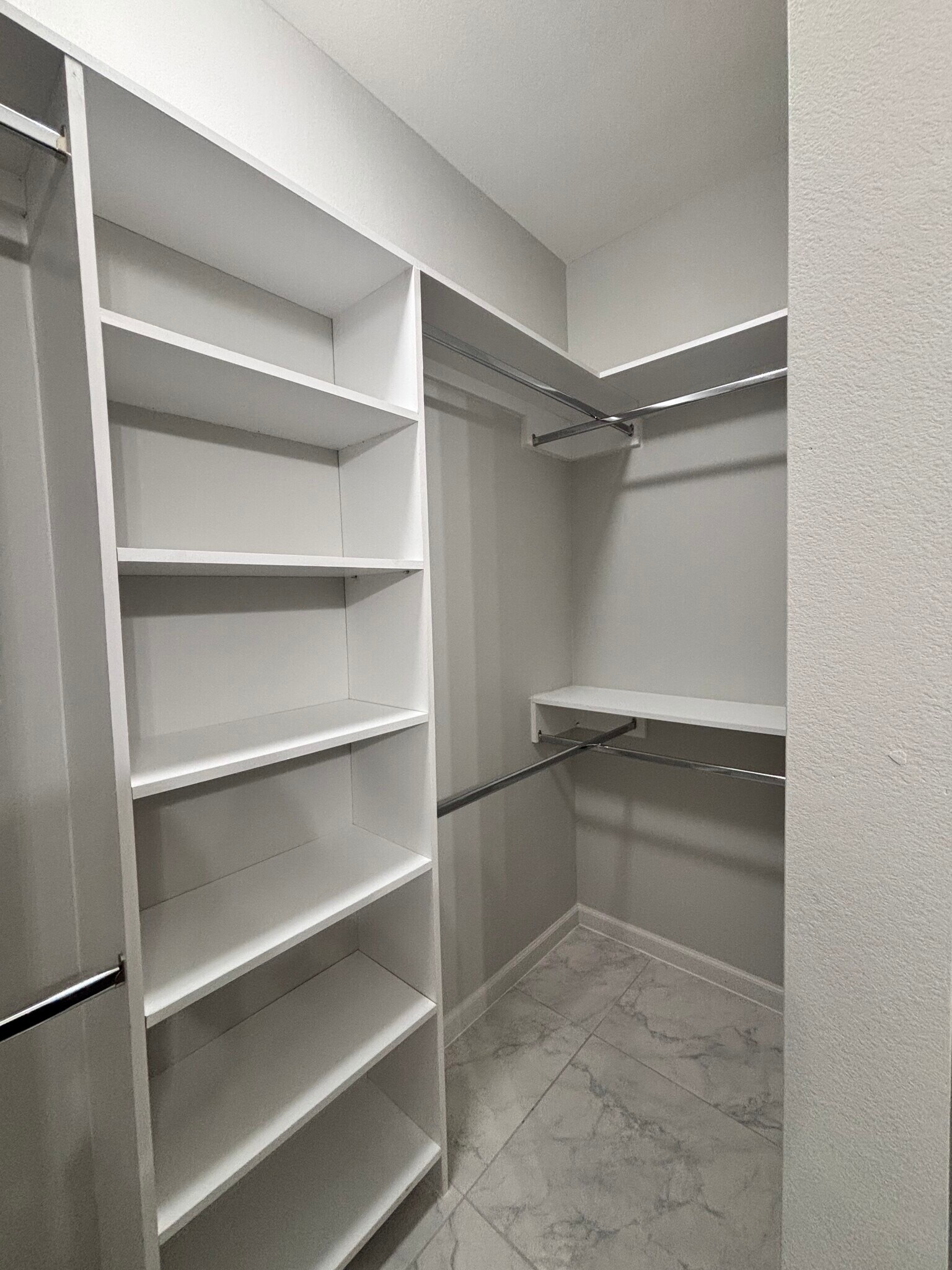 Building Photo - 703 Pedro St