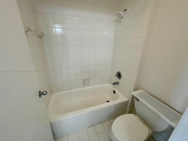 Building Photo - 6984 SW 39th St
