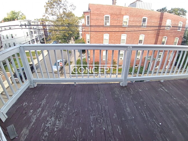 Building Photo - 58 Mansfield St