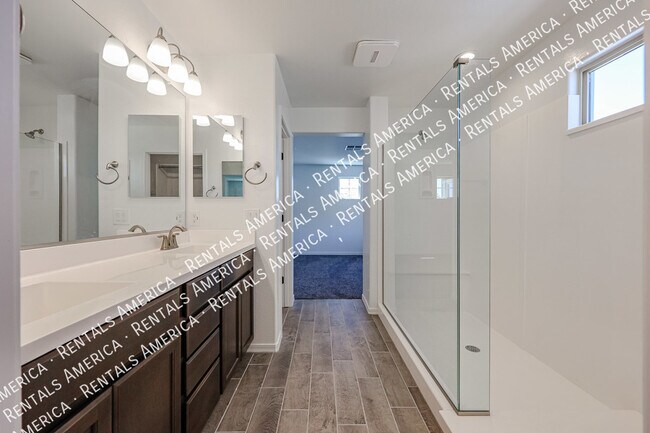 Building Photo - 14243 W Hackamore Dr.