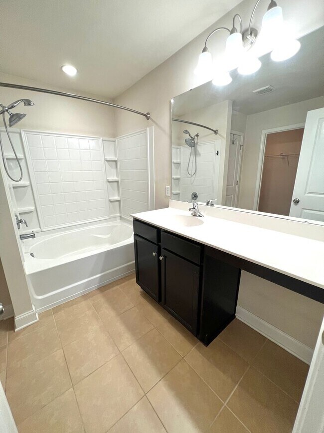 Building Photo - 1708 Restoration Ct