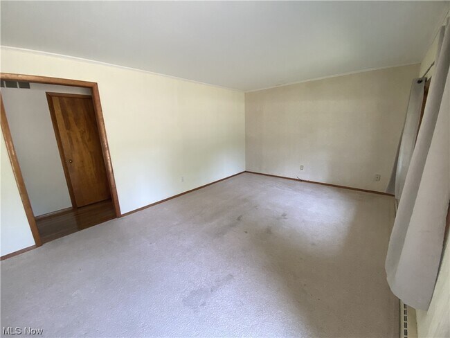 Building Photo - 32320 Bainbridge Rd