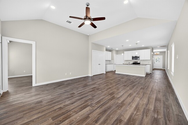 Building Photo - 21619 Coral Mist Dr
