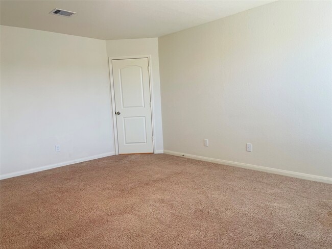 Building Photo - 11042 Hillside Creek Dr