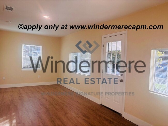 Building Photo - Beautifully Remodeled 3 Bedroom, 2 Bath Home on Large Lot Available NOW!