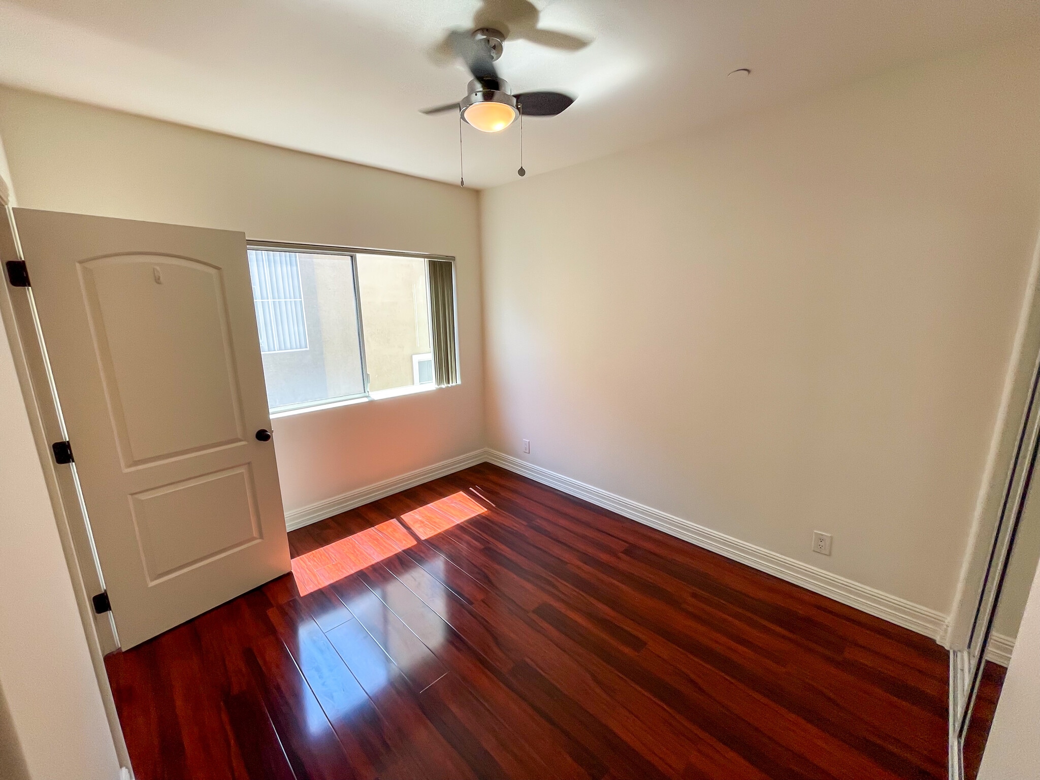 Building Photo - 2027 Beloit Ave