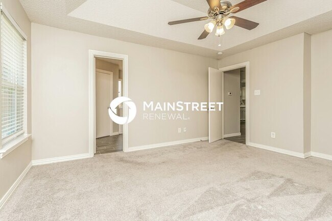Building Photo - 3 Bedroom Pet-Friendly Home in Arlington, TX with Main Street Renewal
