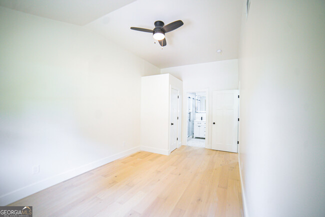 Building Photo - 2625 Santa Barbara Dr NW