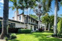 Building Photo - 100 E Dilido Dr