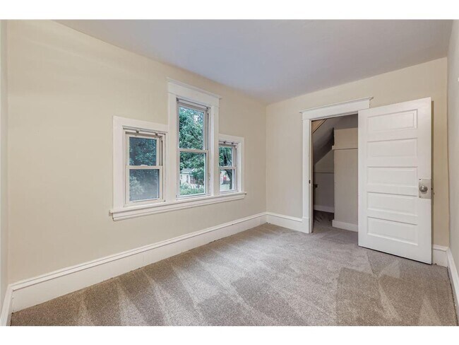 Building Photo - 2939 Russell Ave N