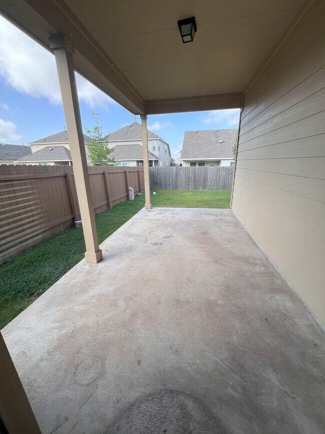 Building Photo - 917 Durness Dr