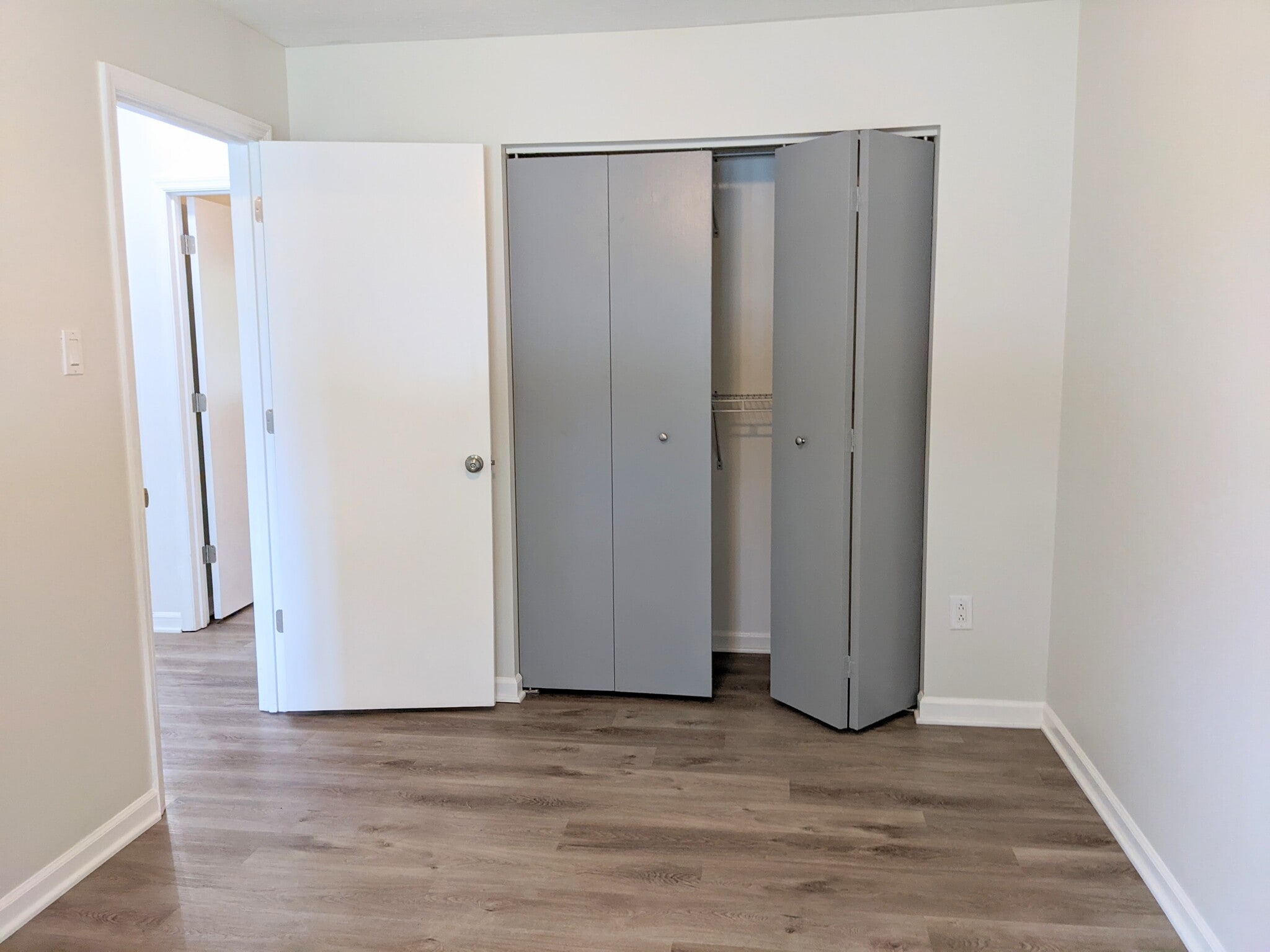 Bedroom #2 Closet - 1649 Summerhill Dr