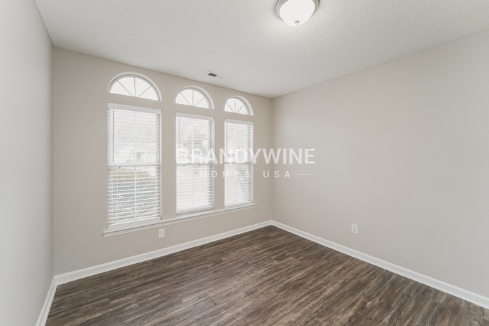 Building Photo - 5831 Silver Eagle Dr