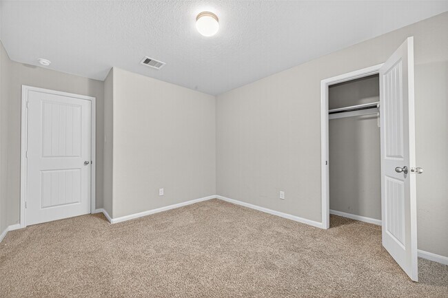 Building Photo - 29627 Juntti Park Ct