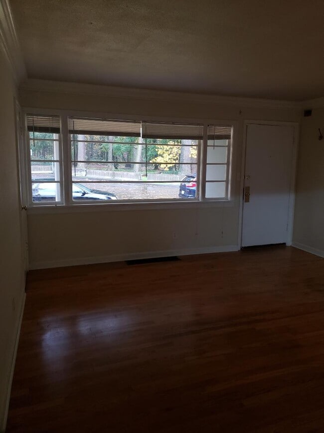 Building Photo - 9221 NE Skidmore St