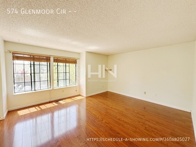 Building Photo - 574 Glenmoor Cir