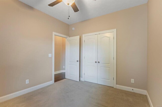 Building Photo - 704 Briarcliff Pl