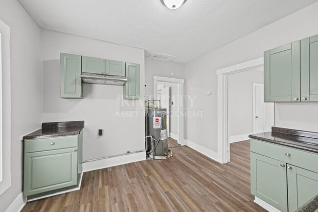 Building Photo - Cute 2 bedroom / 1 bathroom home in 38111 ...