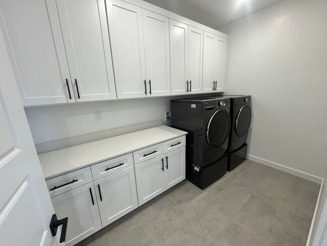 Building Photo - Brand New!!!  Beautiful 4 Bedroom Divario Home! VIEWS VIEWS VIEWS!!!