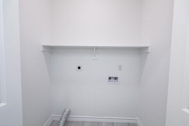 Building Photo - 9903 Bijan Dr