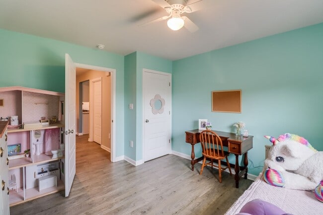 Building Photo - Beautiful 4 bed 2 bath