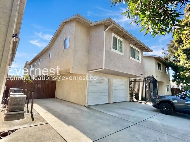 Building Photo - 1 Bed/1 Bath Condo with Modern Amenities / Pet-Friendly / Vouchers Accepted / Available Now!