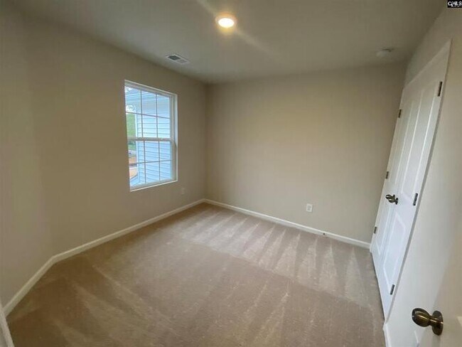 Building Photo - 119 C Triumph Ave.