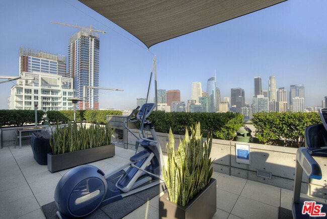 Building Photo - 1155 S Grand Ave